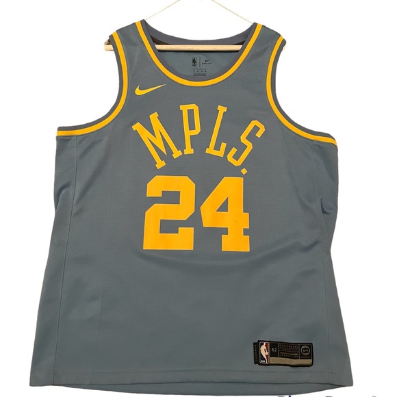 Kobe Bryant Jersey - Picture 1 of 2